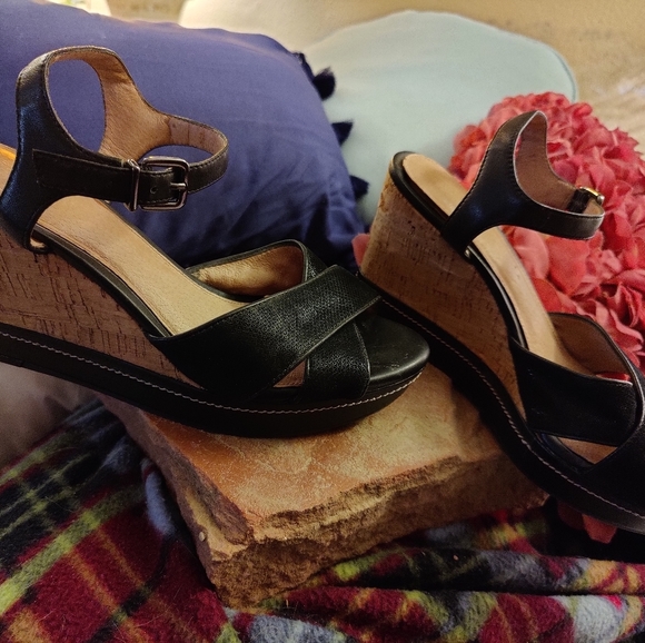 NURTURE Black Ankle Strap w/Tan Cork Wedge Heel Open Toe Sandals - Picture 2 of 6